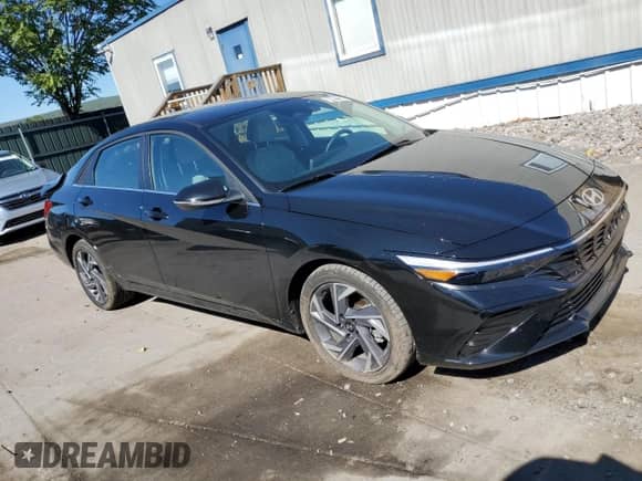 2025 Hyundai Elantra Limited with VIN KMHLN4DJ1SU165457, listed as a Copart auction lot 84891355 with 4,660 mi miles and Salvage title. Bid and sale history available at DreamBid. Image 4.