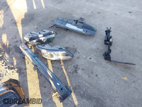 2017 Volkswagen Tiguan Wolfsburg Edition с VIN WVGSV7AX5HW512128, выставлен на аукционе IAAI как лот 41451055 с пробегом 107 031 миль миль и . История ставок и продаж доступна на DreamBid. Изображение 18.