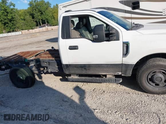 2022 Ford F-250 XL с VIN 1FDBF2A62NED47776, выставлен на аукционе IAAI как лот 43091055 с пробегом 38 988 миль миль и . История ставок и продаж доступна на DreamBid. Изображение 12.