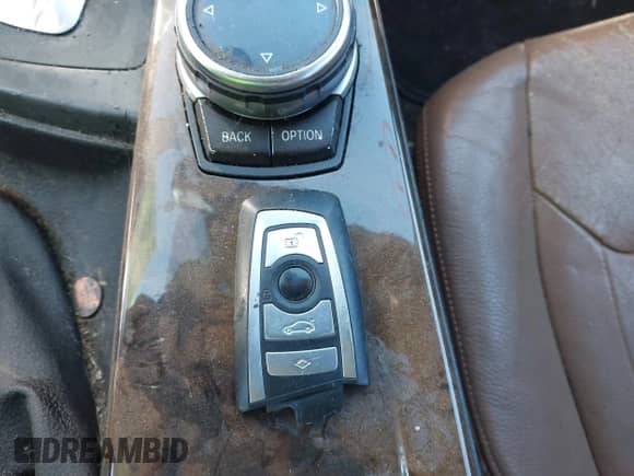 2014 BMW 3 Series 335i с VIN WBA3A9C54EF477943, выставлен на аукционе IAAI как лот 41632554 с пробегом 102 273 миль миль и . История ставок и продаж доступна на DreamBid. Изображение 11.