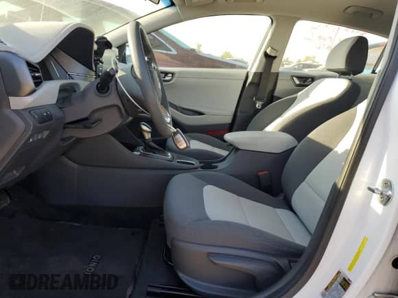 2020 Hyundai Ioniq Blue с VIN KMHC65LC7LU215902, выставлен на аукционе Copart как лот 84014045 с пробегом 39 912 миль миль и Списание • Salvage title. История ставок и продаж доступна на DreamBid. Изображение 7.