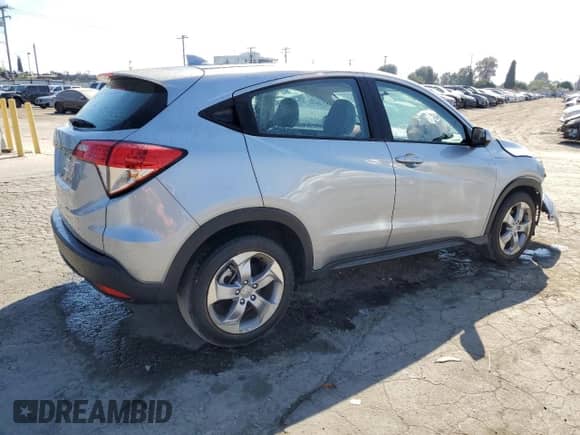 2022 Honda HR-V LX with VIN 3CZRU5H35NM726202, listed as a Copart auction lot 67477935 with 26,724 mi miles and Salvage title. Bid and sale history available at DreamBid. Image 3.