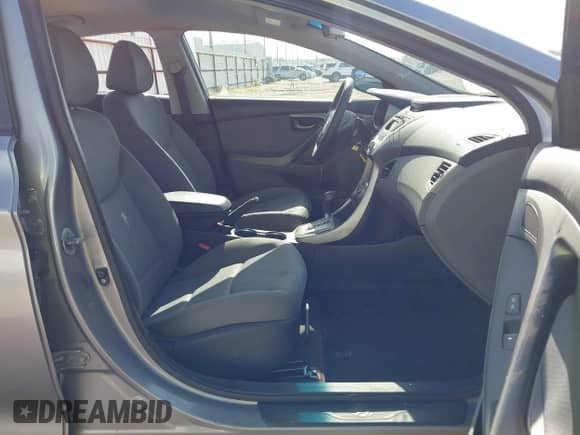 2011 Hyundai Elantra GLS z VIN KMHDH4AE2BU097933, wystawiony jako IAAI lot #42831006 z przebiegiem 223 737 mil mil oraz . Historia ofert i sprzedaży dostępna na DreamBid. Obrazek 5.