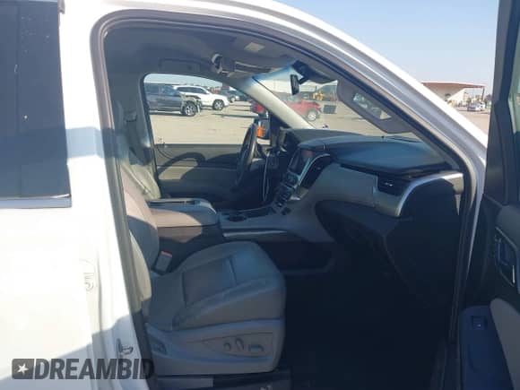 2016 Chevrolet Suburban LT z VIN 1GNSCHKC2GR455015, wystawiony jako IAAI lot #43211962 z przebiegiem 158 120 mil mil oraz . Historia ofert i sprzedaży dostępna na DreamBid. Obrazek 5.