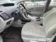 2014 Toyota Prius Three z VIN JTDKN3DU9E0364496, wystawiony jako Copart lot #67180815 z przebiegiem 66 039 mil mil oraz Szkoda całkowita • Salvage title. Historia ofert i sprzedaży dostępna na DreamBid. Obrazek 7.