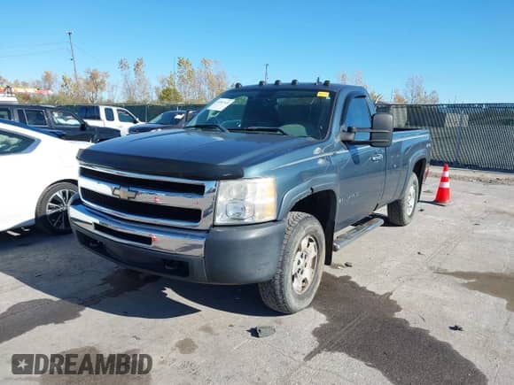 2009 Chevrolet Silverado 1500 Work Truck с VIN 1GCEK14X39Z100440, выставлен на аукционе IAAI как лот 43563820 с пробегом 105 583 миль миль и . История ставок и продаж доступна на DreamBid. Изображение 17.