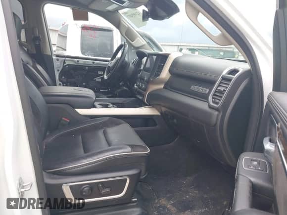 2022 Ram 1500 Laramie z VIN 1C6SRFJT0NN234411, wystawiony jako IAAI lot #42695457 z przebiegiem 94 721 mil mil oraz . Historia ofert i sprzedaży dostępna na DreamBid. Obrazek 5.