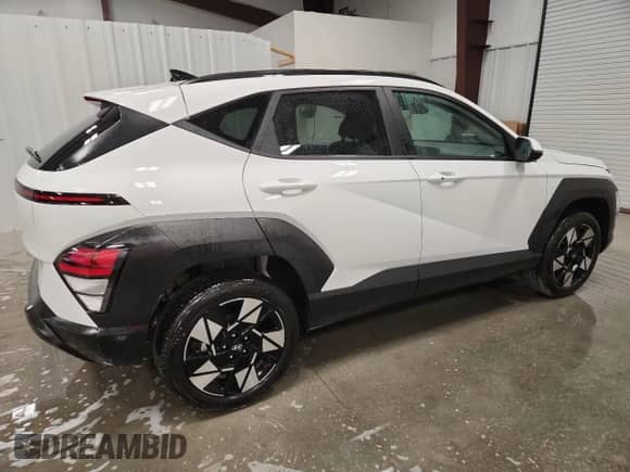 2025 Hyundai Kona SEL with VIN KM8HBCAB3SU342483, listed as a Copart auction lot 86104335 with 4,973 mi miles and Clean title. Bid and sale history available at DreamBid. Image 3.