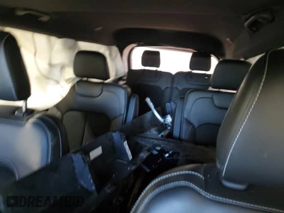 2025 Jeep Grand Cherokee Laredo X z VIN 1C4RJKAGXS8632035, wystawiony jako Copart lot #81558194 z przebiegiem Nie podano mil oraz Nie do naprawy • Non repairable. Historia ofert i sprzedaży dostępna na DreamBid. Obrazek 10.