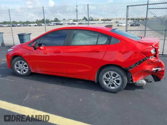 2019 Chevrolet Cruze LS с VIN 1G1BC5SM8K7130656, выставлен на аукционе IAAI как лот 42846368 с пробегом 147 575 миль миль и . История ставок и продаж доступна на DreamBid. Изображение 14.