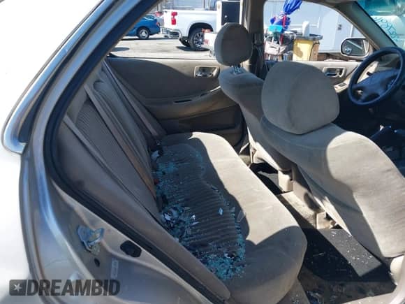 1998 Honda Accord LX z VIN 1HGCG1642WA065770, wystawiony jako IAAI lot #42278962 z przebiegiem 358 127 mil mil oraz . Historia ofert i sprzedaży dostępna na DreamBid. Obrazek 8.