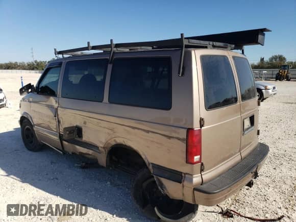 2002 Chevrolet Astro с VIN 1GNDM19X82B144695, выставлен на аукционе Copart как лот 81132434 с пробегом 155 103 миль миль и Списание • Salvage title. История ставок и продаж доступна на DreamBid. Изображение 2.