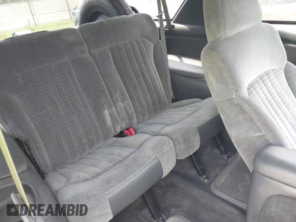 2000 Chevrolet Blazer LS с VIN 1GNCS18W8YK215154, выставлен на аукционе IAAI как лот 42072814 с пробегом 176 064 миль миль и . История ставок и продаж доступна на DreamBid. Изображение 8.