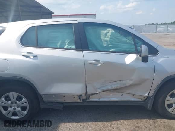 2015 Chevrolet Trax LS with VIN 3GNCJKSB1FL225406, listed as a IAAI auction lot 42488079 with 66,948 mi miles and . Bid and sale history available at DreamBid. Image 13.