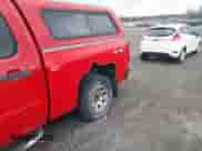 2011 Chevrolet Silverado 1500 LS z VIN 3GCPKREA0BG182991, wystawiony jako IAAI lot #41925926 z przebiegiem 180 670 mil mil oraz . Historia ofert i sprzedaży dostępna na DreamBid. Obrazek 6.