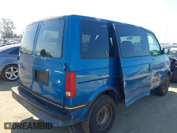 1994 Chevrolet Astro with VIN 1GNDM15Z4RB140659, listed as a IAAI auction lot 41993623 with 252,128 mi miles and . Bid and sale history available at DreamBid. Image 4.