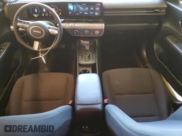 2024 Hyundai Kona Essential с VIN KM8HACAB3RU058137, выставлен на аукционе Copart как лот 73112054 с пробегом 19 471 миль миль и Списание • Salvage title. История ставок и продаж доступна на DreamBid. Изображение 8.