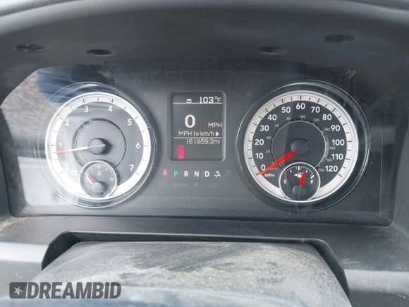 2019 Ram 1500 Tradesman z VIN 3C6JR6DT4KG561518, wystawiony jako IAAI lot #42726625 z przebiegiem 161 859 mil mil oraz . Historia ofert i sprzedaży dostępna na DreamBid. Obrazek 7.