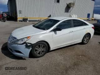 2013 Hyundai Sonata GLS z VIN 5NPEB4AC7DH567816, wystawiony jako Copart lot #81236065 z przebiegiem 188 442 mil mil oraz Czysty tytuł • Clean title. Historia ofert i sprzedaży dostępna na DreamBid. Obrazek 1.