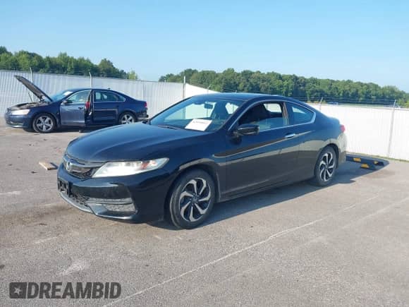 2017 Honda Accord LX-S с VIN 1HGCT1B44HA001539, выставлен на аукционе IAAI как лот 42954012 с пробегом 104 367 миль миль и . История ставок и продаж доступна на DreamBid. Изображение 18.