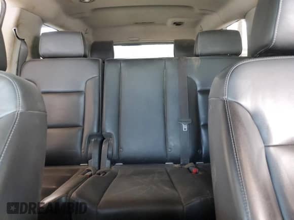 2018 Chevrolet Suburban Commercial z VIN 1GNSKKEC4JR116372, wystawiony jako Copart lot #56703695 z przebiegiem 119 445 mil mil oraz Czysty tytuł • Clean title. Historia ofert i sprzedaży dostępna na DreamBid. Obrazek 10.