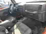 2006 Jeep Wrangler z VIN 1J4FA64S66P738949, wystawiony jako Copart lot #49996355 z przebiegiem 161 353 mil mil oraz Nie do naprawy • Non repairable. Historia ofert i sprzedaży dostępna na DreamBid. Obrazek 8.