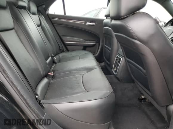 2014 Chrysler 300 C z VIN 2C3CCAKTXEH265050, wystawiony jako Copart lot #70564885 z przebiegiem 84 306 mil mil oraz Czysty tytuł • Clean title. Historia ofert i sprzedaży dostępna na DreamBid. Obrazek 10.