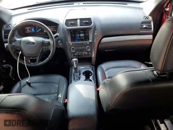 2018 Ford Explorer XLT z VIN 1FM5K7DH0JGA12906, wystawiony jako Copart lot #67747495 z przebiegiem 87 227 mil mil oraz Szkoda całkowita • Salvage title. Historia ofert i sprzedaży dostępna na DreamBid. Obrazek 8.