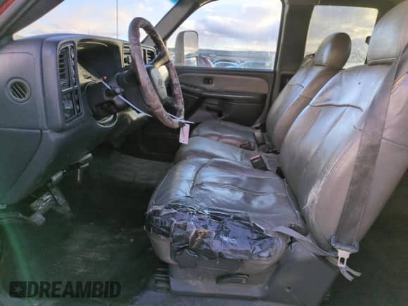 2000 Chevrolet Silverado 2500 LS with VIN 1GCGK29U0YE414906, listed as a Copart auction lot 86576724 with 338,132 mi miles and Salvage title. Bid and sale history available at DreamBid. Image 7.
