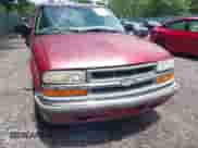 2000 Chevrolet Blazer LT z VIN 1GNDT13W6Y2286541, wystawiony jako IAAI lot #42640267 z przebiegiem 166 500 mil mil oraz . Historia ofert i sprzedaży dostępna na DreamBid. Obrazek 6.