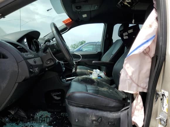 2014 Dodge Grand Caravan R/T with VIN 2C4RDGEG1ER202921, listed as a Copart auction lot 62523525 with 96,045 mi miles and Salvage title. Bid and sale history available at DreamBid. Image 7.