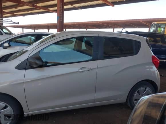2017 Chevrolet Spark LS z VIN KL8CB6SA1HC754169, wystawiony jako IAAI lot #42334213 z przebiegiem 58 226 mil mil oraz . Historia ofert i sprzedaży dostępna na DreamBid. Obrazek 14.