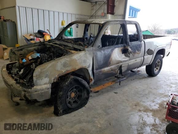 2006 Chevrolet Silverado 2500HD LT1 z VIN 1GCHK29U66E116281, wystawiony jako Copart lot #54012505 z przebiegiem Nie podano mil oraz Nie do naprawy • Non repairable. Historia ofert i sprzedaży dostępna na DreamBid. Obrazek 1.