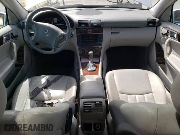 2006 Mercedes-Benz C 230 Sport с VIN WDBRF56H06F751393, выставлен на аукционе Copart как лот 54270575 с пробегом 156 391 миль миль и Списание • Salvage title. История ставок и продаж доступна на DreamBid. Изображение 8.