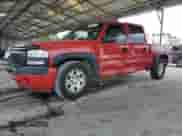 2005 GMC Sierra 1500 SLT z VIN 2GTEC13T951242645, wystawiony jako Copart lot #73663114 z przebiegiem 267 618 mil mil oraz Szkoda całkowita • Salvage title. Historia ofert i sprzedaży dostępna na DreamBid. Obrazek 1.