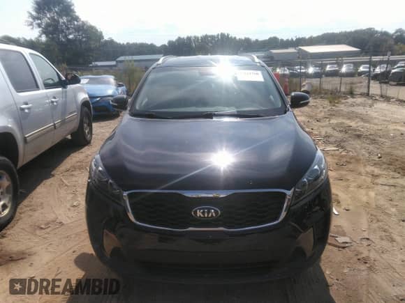 2019 Kia Sorento L с VIN 5XYPG4A34KG435692, выставлен на аукционе IAAI как лот 43222760 с пробегом 117 107 миль миль и . История ставок и продаж доступна на DreamBid. Изображение 12.
