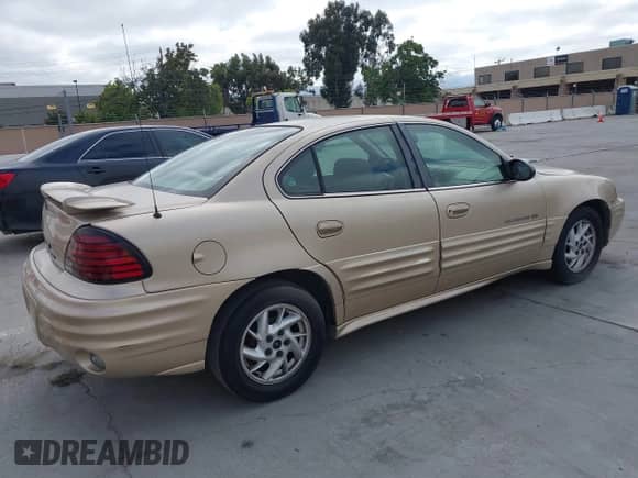 2002 Pontiac Grand Am SE1 с VIN 1G2NF52E52C183797, выставлен на аукционе IAAI как лот 42328407 с пробегом Не указан миль и . История ставок и продаж доступна на DreamBid. Изображение 4.
