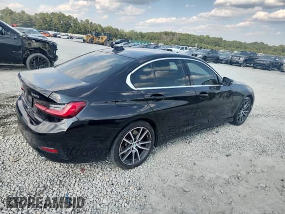 2021 BMW 3 Series 330i with VIN 3MW5R1J0XM8B51761, listed as a Copart auction lot 71713245 with 140,659 mi miles and Salvage title. Bid and sale history available at DreamBid. Image 3.