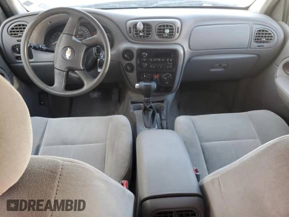 2006 Chevrolet TrailBlazer LS z VIN 1GNDT13S862334258, wystawiony jako Copart lot #80393245 z przebiegiem Nie podano mil oraz Szkoda całkowita • Salvage title. Historia ofert i sprzedaży dostępna na DreamBid. Obrazek 8.