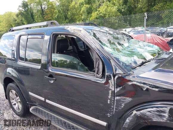 2011 Nissan Pathfinder S with VIN 5N1AR1NN8BC633573, listed as a IAAI auction lot 42964508 with 154,314 mi miles and . Bid and sale history available at DreamBid. Image 18.