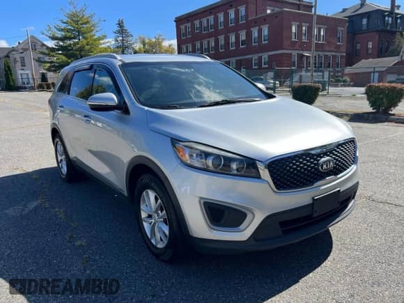 2018 Kia Sorento LX с VIN 5XYPGDA30JG367406, выставлен на аукционе Copart как лот 89929015 с пробегом 135 008 миль миль и Чистый • Clean title. История ставок и продаж доступна на DreamBid. Изображение 1.