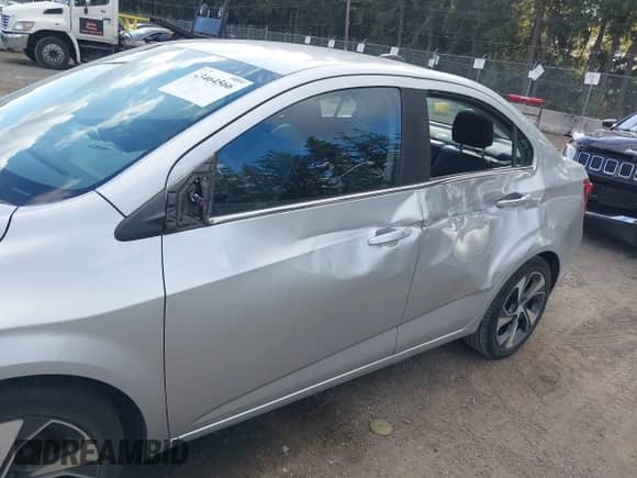 2017 Chevrolet Sonic Premier с VIN 1G1JF5SB8H4128370, выставлен на аукционе IAAI как лот 43464566 с пробегом 103 041 миль миль и . История ставок и продаж доступна на DreamBid. Изображение 6.