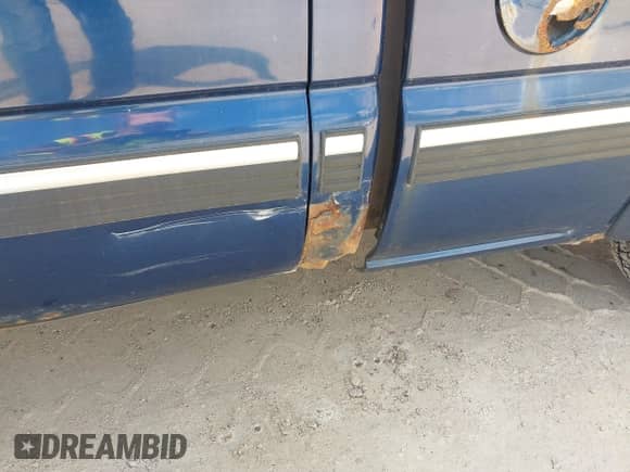2002 Chevrolet Silverado 1500 LS с VIN 2GCEC19V521302280, выставлен на аукционе IAAI как лот 43103644 с пробегом 226 967 миль миль и . История ставок и продаж доступна на DreamBid. Изображение 6.