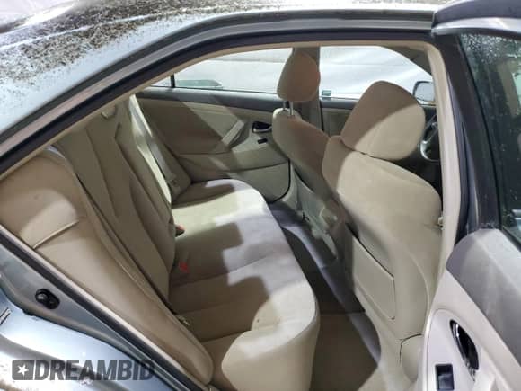 2007 Toyota Camry CE z VIN 4T1BE46K57U633750, wystawiony jako Copart lot #82780755 z przebiegiem 150 856 mil mil oraz Czysty tytuł • Clean title. Historia ofert i sprzedaży dostępna na DreamBid. Obrazek 10.