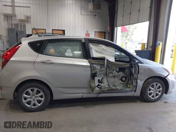 2014 Hyundai Accent GS с VIN KMHCT5AE6EU174534, выставлен на аукционе IAAI как лот 42851902 с пробегом 79 522 миль миль и . История ставок и продаж доступна на DreamBid. Изображение 13.