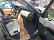 2017 Land Rover Discovery HSE z VIN SALRRBBV7HA046036, wystawiony jako IAAI lot #43238640 z przebiegiem 85 594 mil mil oraz . Historia ofert i sprzedaży dostępna na DreamBid. Obrazek 5.