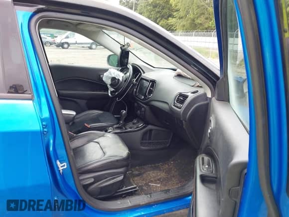 2020 Jeep Compass Limited with VIN 3C4NJDCB7LT208827, listed as a IAAI auction lot 43063182 with 94,469 mi miles and . Bid and sale history available at DreamBid. Image 5.