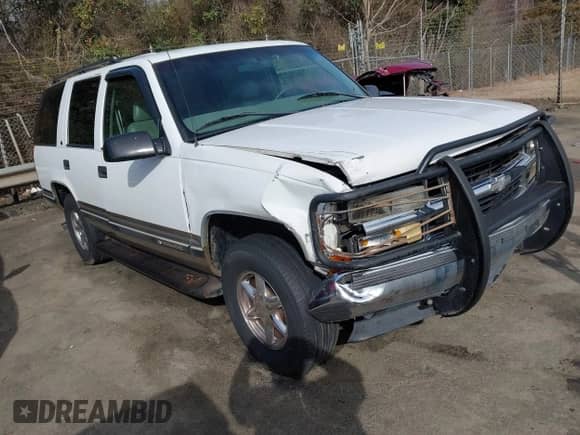 1998 Chevrolet Tahoe с VIN 1GNEK13R1WR126590, выставлен на аукционе IAAI как лот 41605640 с пробегом 220 329 миль миль и . История ставок и продаж доступна на DreamBid. Изображение 1.