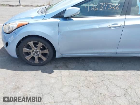 2013 Hyundai Elantra GLS z VIN KMHDH4AE3DU509859, wystawiony jako IAAI lot #42637326 z przebiegiem 311 996 mil mil oraz . Historia ofert i sprzedaży dostępna na DreamBid. Obrazek 6.