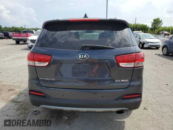2017 Kia Sorento EX with VIN 5XYPH4A11HG191388, listed as a Copart auction lot 68572365 with 134,886 mi miles and Clean title. Bid and sale history available at DreamBid. Image 6.